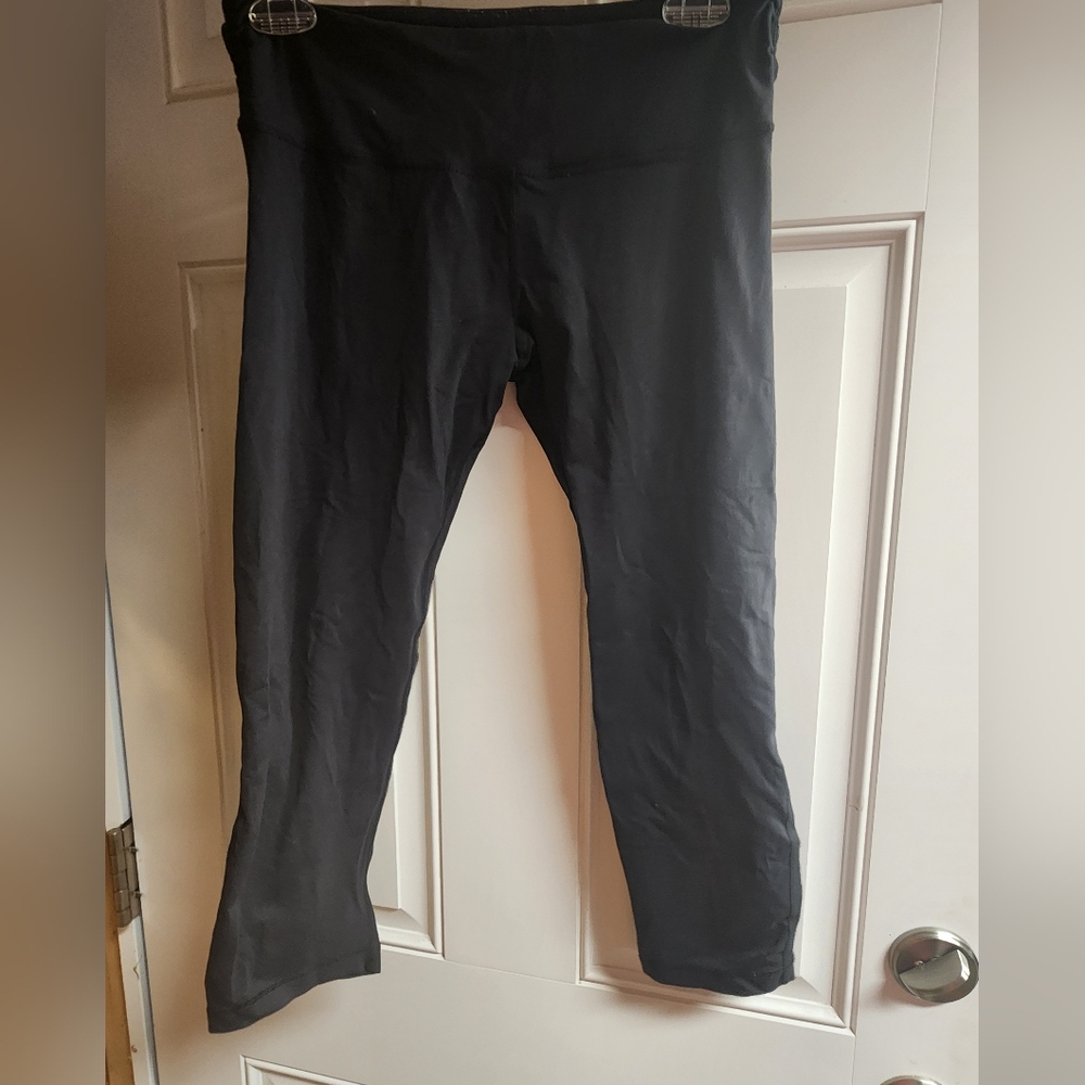 Lululemon Cropped Leggings Size 8